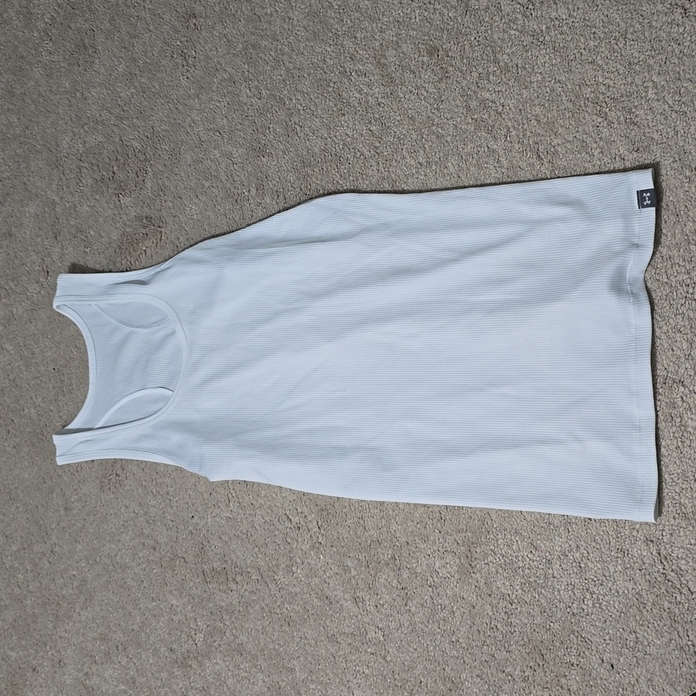 Under armour tank